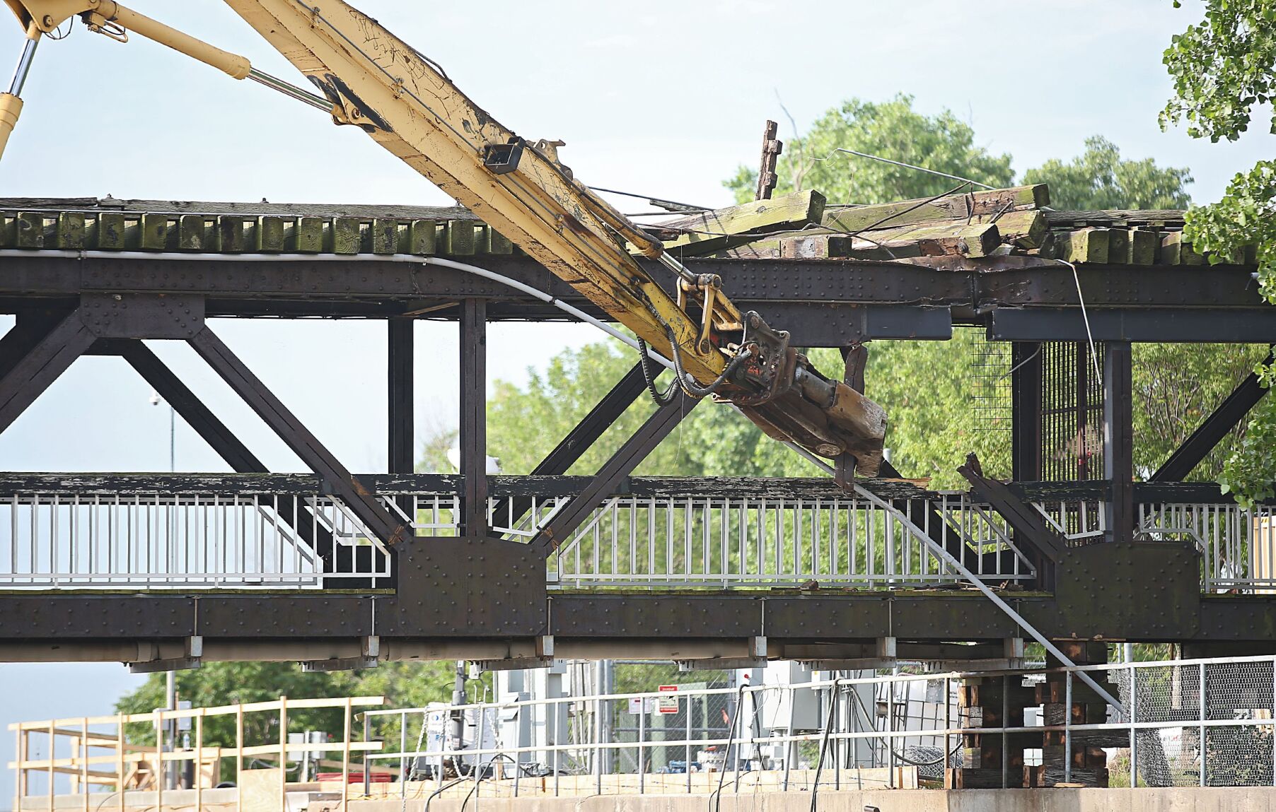Pedestrian Bridge Demolish